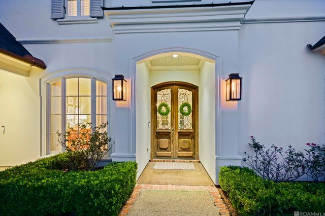 18663 Santa Maria Dr, Saint George, LA 70809