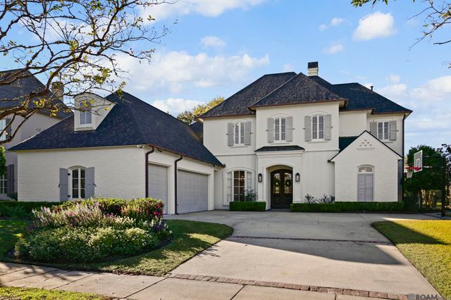 18663 Santa Maria Dr, Saint George, LA 70809