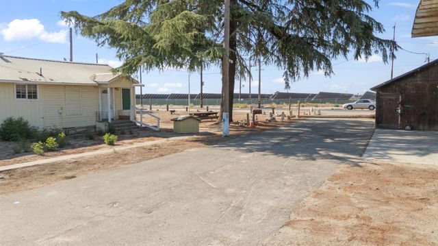 12737 Westside, Livingston, CA 95334