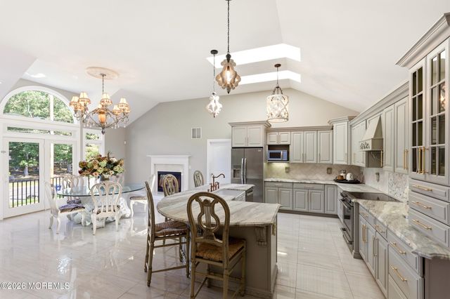 1787 Kathleen Court, Toms River, NJ 08755