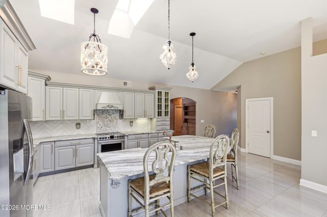 1787 Kathleen Court, Toms River, NJ 08755