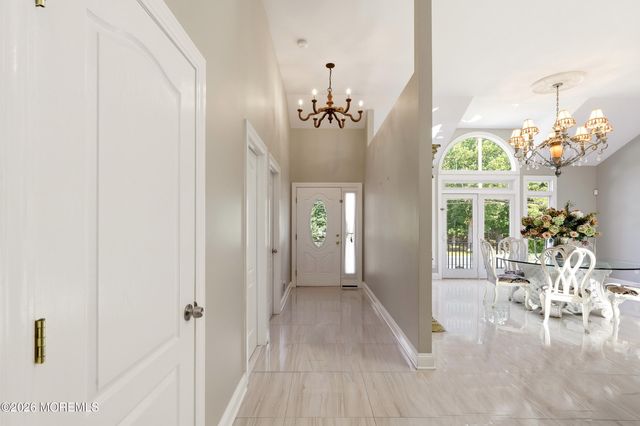 1787 Kathleen Court, Toms River, NJ 08755