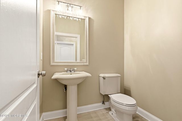 1787 Kathleen Court, Toms River, NJ 08755