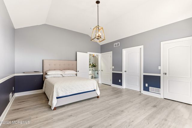 1787 Kathleen Court, Toms River, NJ 08755