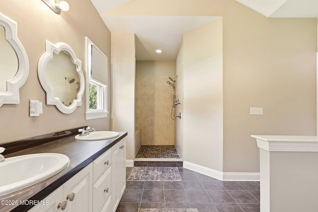 1787 Kathleen Court, Toms River, NJ 08755