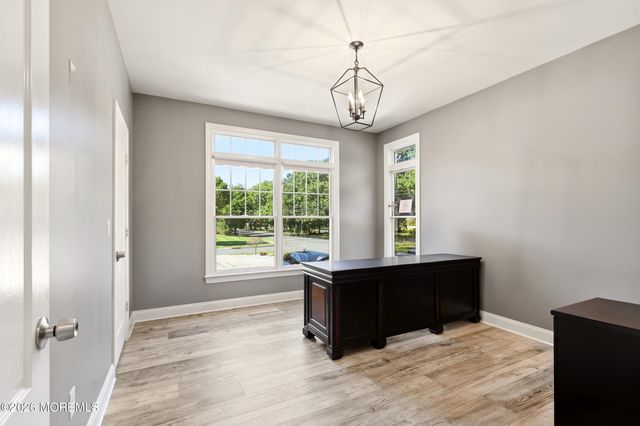 1787 Kathleen Court, Toms River, NJ 08755