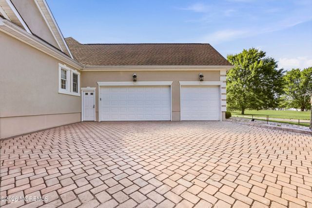 1787 Kathleen Court, Toms River, NJ 08755