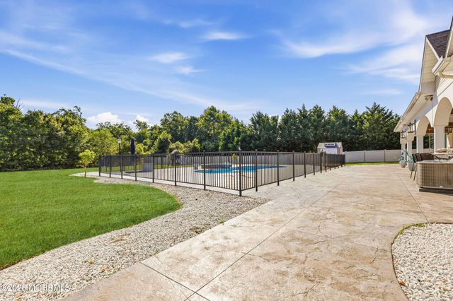 1787 Kathleen Court, Toms River, NJ 08755