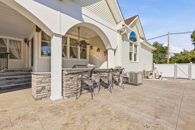 1787 Kathleen Court, Toms River, NJ 08755