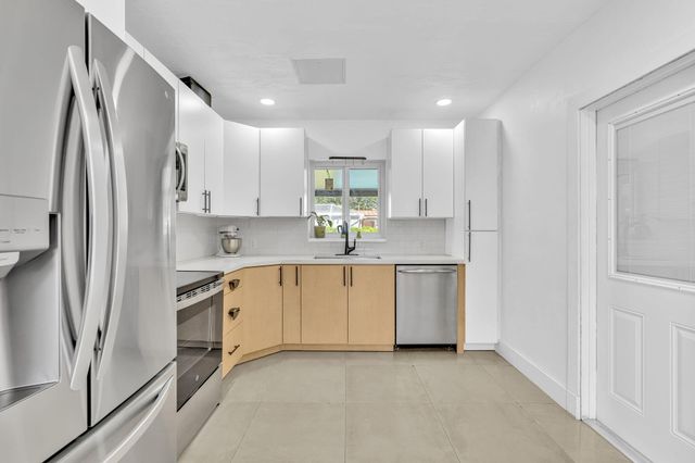 721 FAIRWAY Drive, Plantation, FL 33317