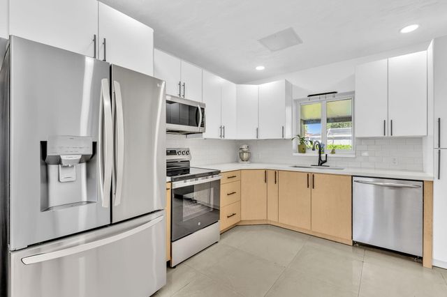 721 FAIRWAY Drive, Plantation, FL 33317
