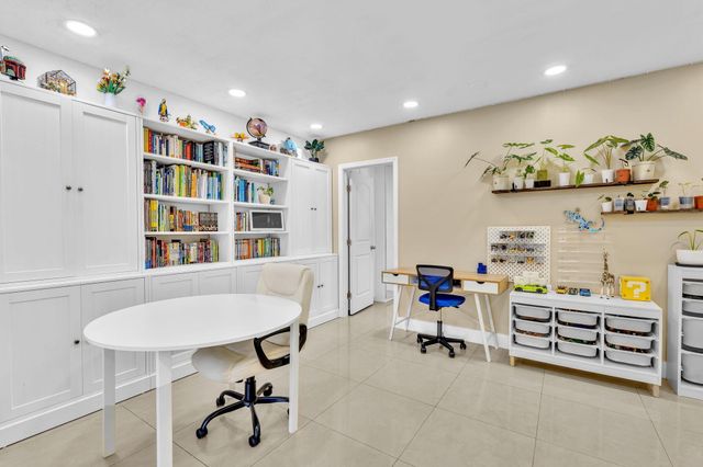 721 FAIRWAY Drive, Plantation, FL 33317