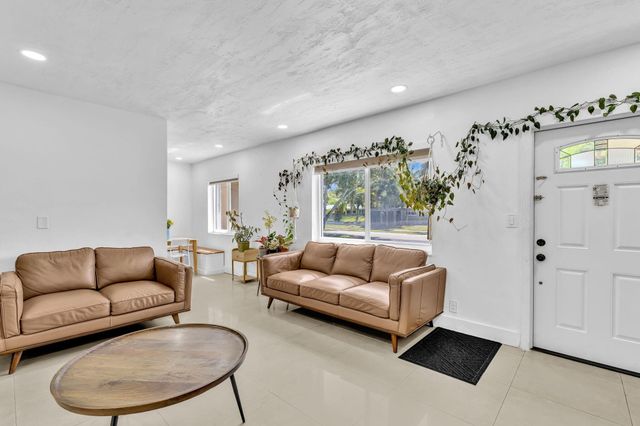 721 FAIRWAY Drive, Plantation, FL 33317