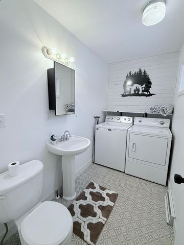 1590 W Lake Drive, Detroit Lakes, MN 56501