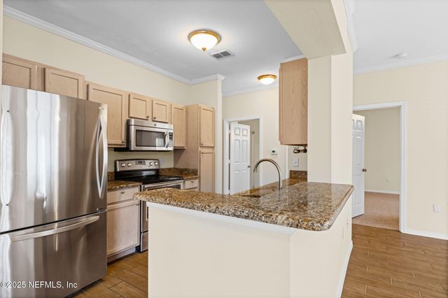 7800 POINT MEADOWS Drive 918, Jacksonville, FL 32256