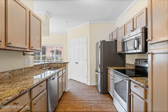 7800 POINT MEADOWS Drive 918, Jacksonville, FL 32256