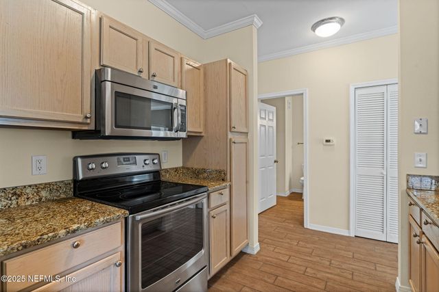 7800 POINT MEADOWS Drive 918, Jacksonville, FL 32256