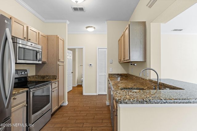 7800 POINT MEADOWS Drive 918, Jacksonville, FL 32256