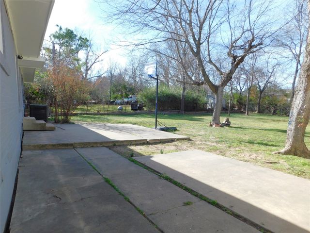 819 Thomas Street, Denton, TX 76201