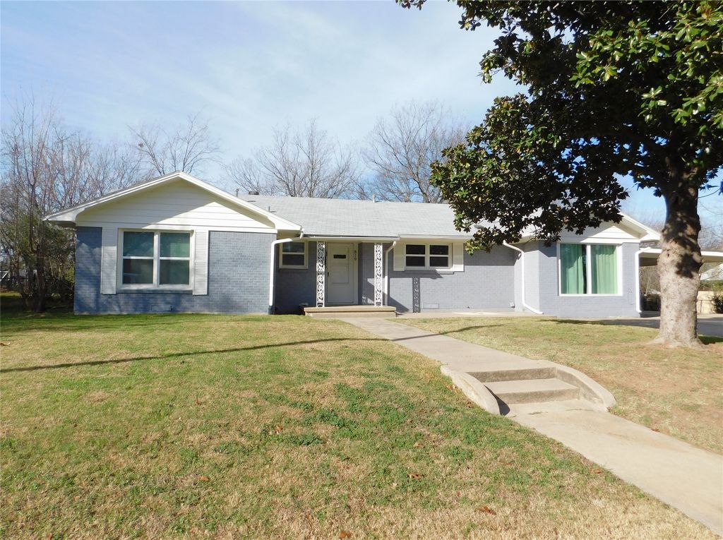 819 Thomas Street, Denton, TX 76201
