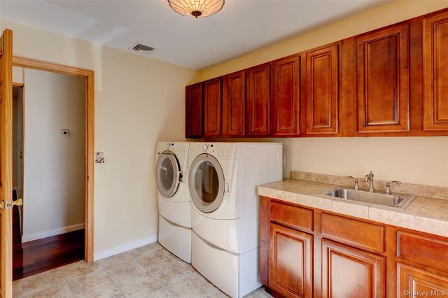 45 Orange, Marlboro, NY 12542