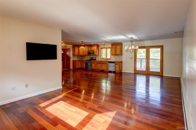 45 Orange, Marlboro, NY 12542