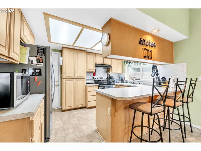 2592 CUBIT St, Eugene, OR 97402