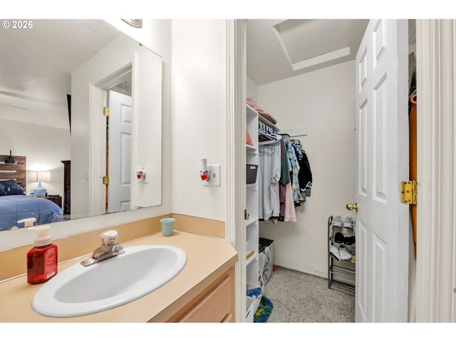 2592 CUBIT St, Eugene, OR 97402