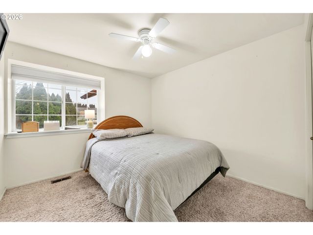 2592 CUBIT St, Eugene, OR 97402