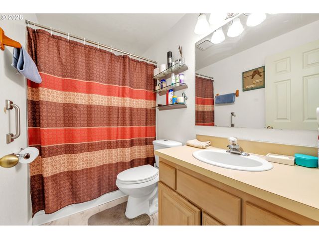 2592 CUBIT St, Eugene, OR 97402