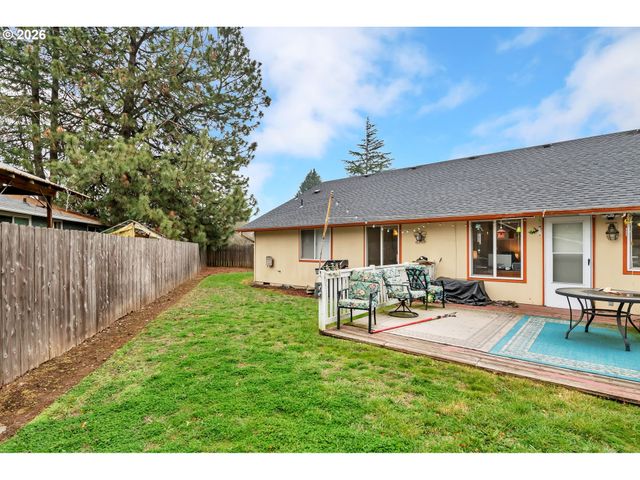 2592 CUBIT St, Eugene, OR 97402