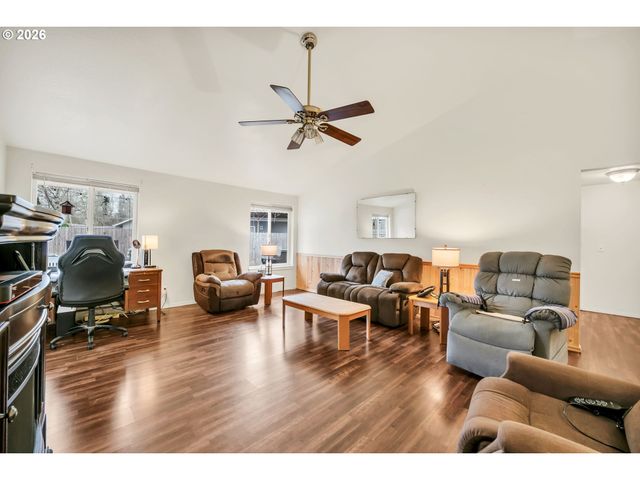 2592 CUBIT St, Eugene, OR 97402