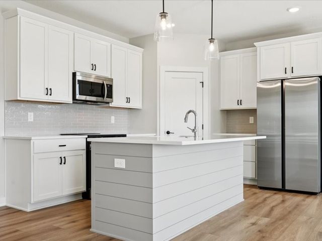 18214 Alpine Drive, Waukee, IA 50325