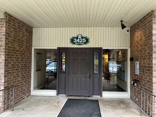 3425 83rd Street D8, Woodridge, IL 60517