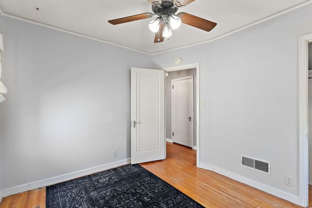 1216 Jessamine Avenue E, Saint Paul, MN 55106