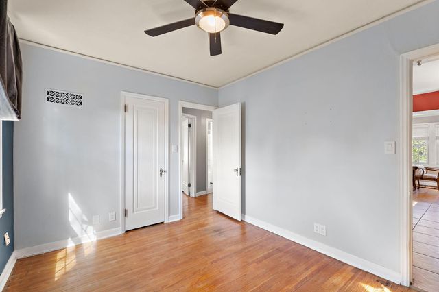 1216 Jessamine Avenue E, Saint Paul, MN 55106