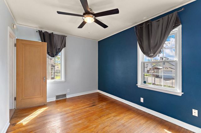 1216 Jessamine Avenue E, Saint Paul, MN 55106
