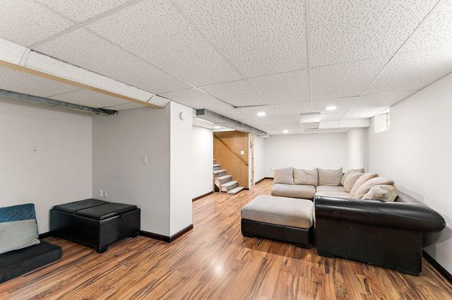 1216 Jessamine Avenue E, Saint Paul, MN 55106