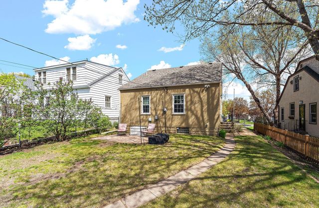 1216 Jessamine Avenue E, Saint Paul, MN 55106