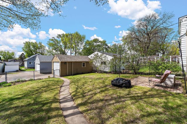 1216 Jessamine Avenue E, Saint Paul, MN 55106