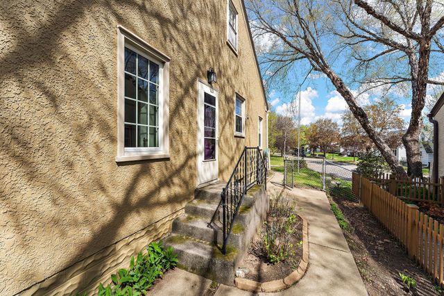 1216 Jessamine Avenue E, Saint Paul, MN 55106