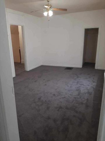 109 E Chamberlin Street, Dixon, IL 61021