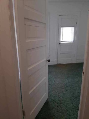 109 E Chamberlin Street, Dixon, IL 61021