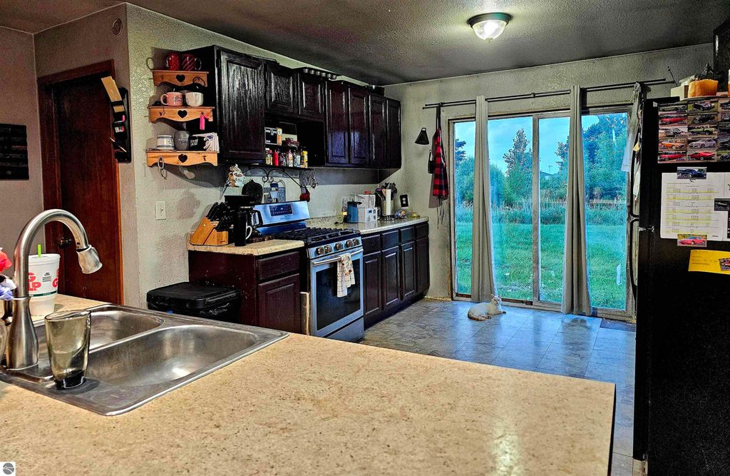 Image 8 of property listing at 11465 N Begole Road, St Louis, MI 48880
