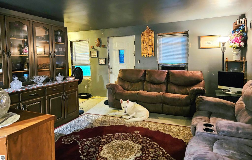 Image 9 of property listing at 11465 N Begole Road, St Louis, MI 48880