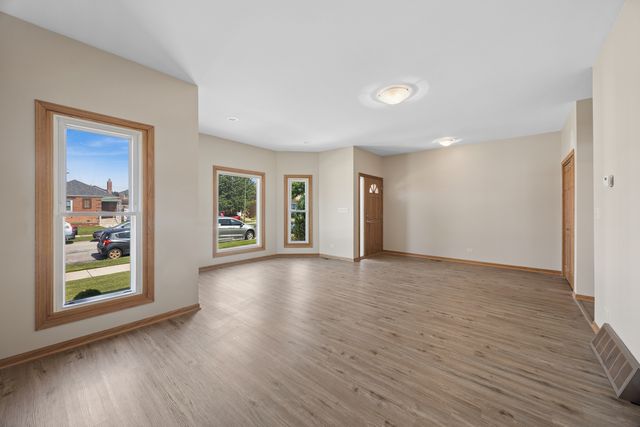 5310 S Mason Avenue, Chicago, IL 60638