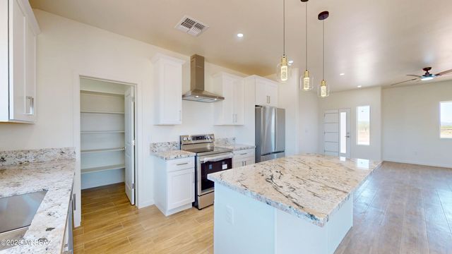 8050 N Shadows Desert Lane, Marana, AZ 85653