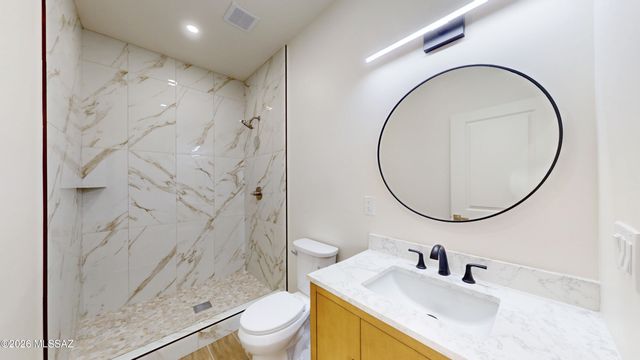 8050 N Shadows Desert Lane, Marana, AZ 85653