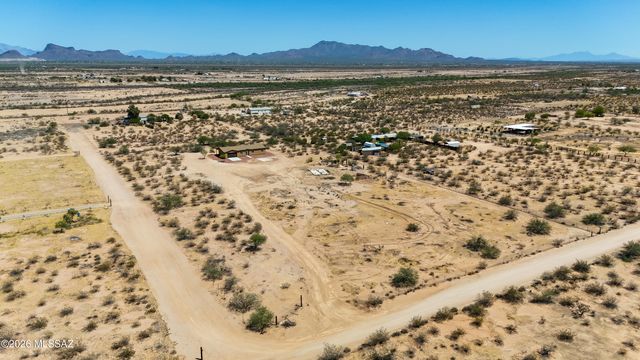 8050 N Shadows Desert Lane, Marana, AZ 85653