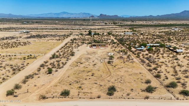 8050 N Shadows Desert Lane, Marana, AZ 85653